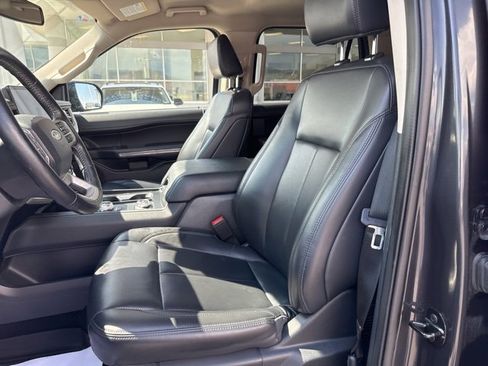 Used 2024 Ford Expedition XLT image 14