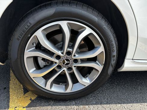 Used 2018 Mercedes-Benz C 300 4MATIC Sedan w/ Premium Package image 9