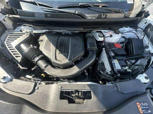 Used 2026 GMC Acadia Elevation w/ Elevation Premium Package FWD image 34