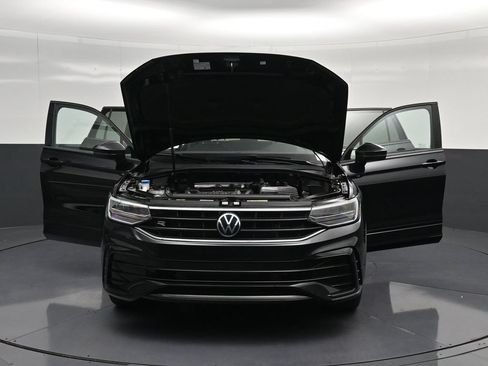 Used 2023 Volkswagen Tiguan SE R-Line FWD image 27