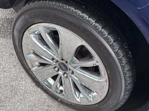 Used 2011 Ford Taurus Limited FWD image 6