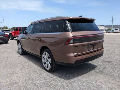 Used 2025 Lincoln Navigator Black Label AWD/4WD image 6
