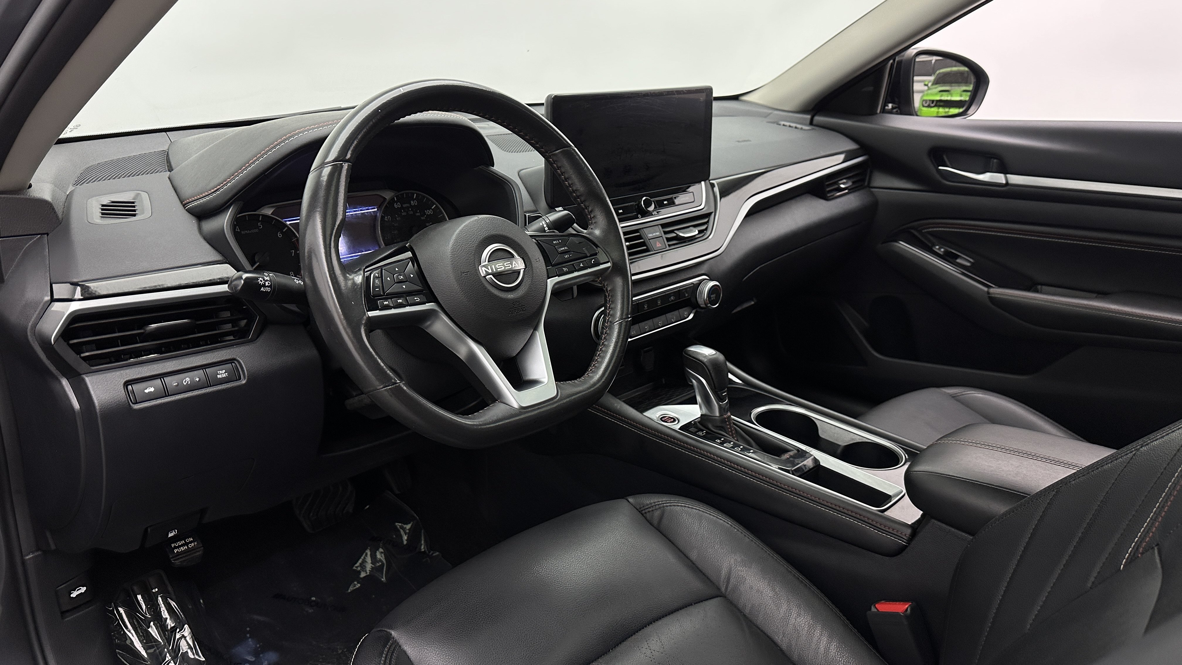 Used 2023 Nissan Altima 2.5 SR w/ SR Premium Package FWD image 12