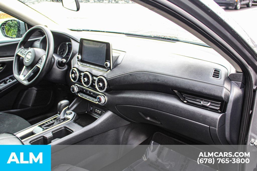 Used 2024 Nissan Sentra SV FWD image 22
