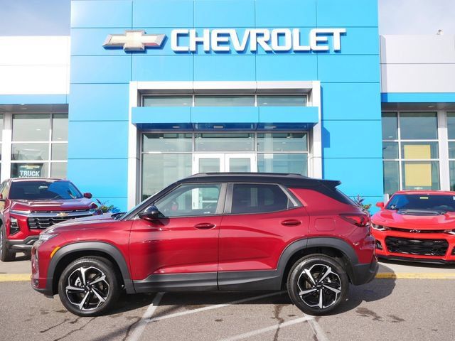 Used 2022 Chevrolet TrailBlazer RS w/ Technology Package AWD/4WD image 4