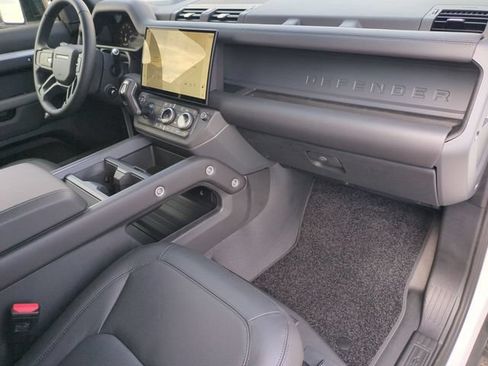 New 2026 Land Rover Defender 130 X-Dynamic SE AWD/4WD image 19