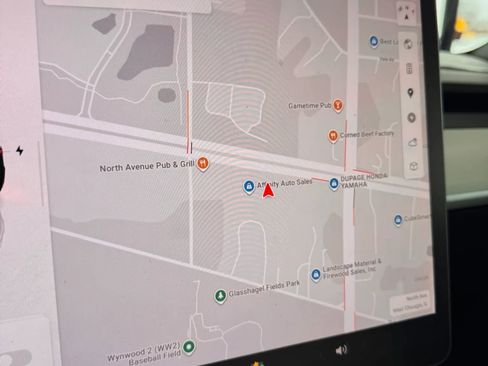 Used 2022 Tesla Model Y Long Range image 28