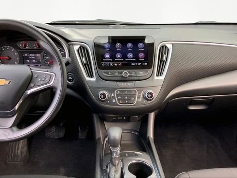 Used 2023 Chevrolet Malibu LT image 9