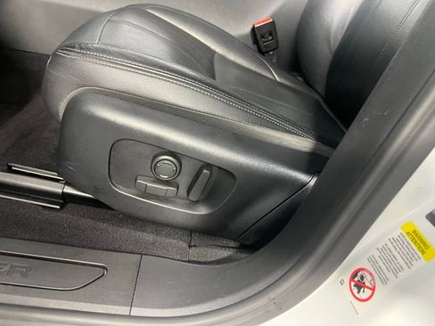 Used 2023 Land Rover Range Rover Evoque S image 24