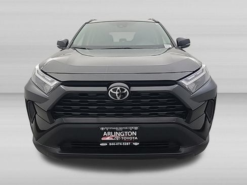Used 2025 Toyota RAV4 XLE AWD/4WD image 10