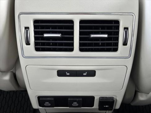 Used 2024 Jaguar F-PACE R-Dynamic S image 16