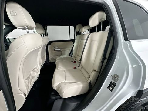 Certified 2025 Mercedes-Benz GLB 250 image 22