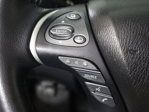 Used 2019 Nissan Pathfinder SV image 42