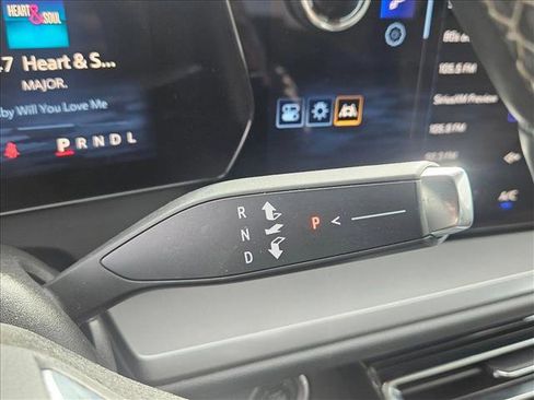 Used 2024 Chevrolet Traverse LT image 14