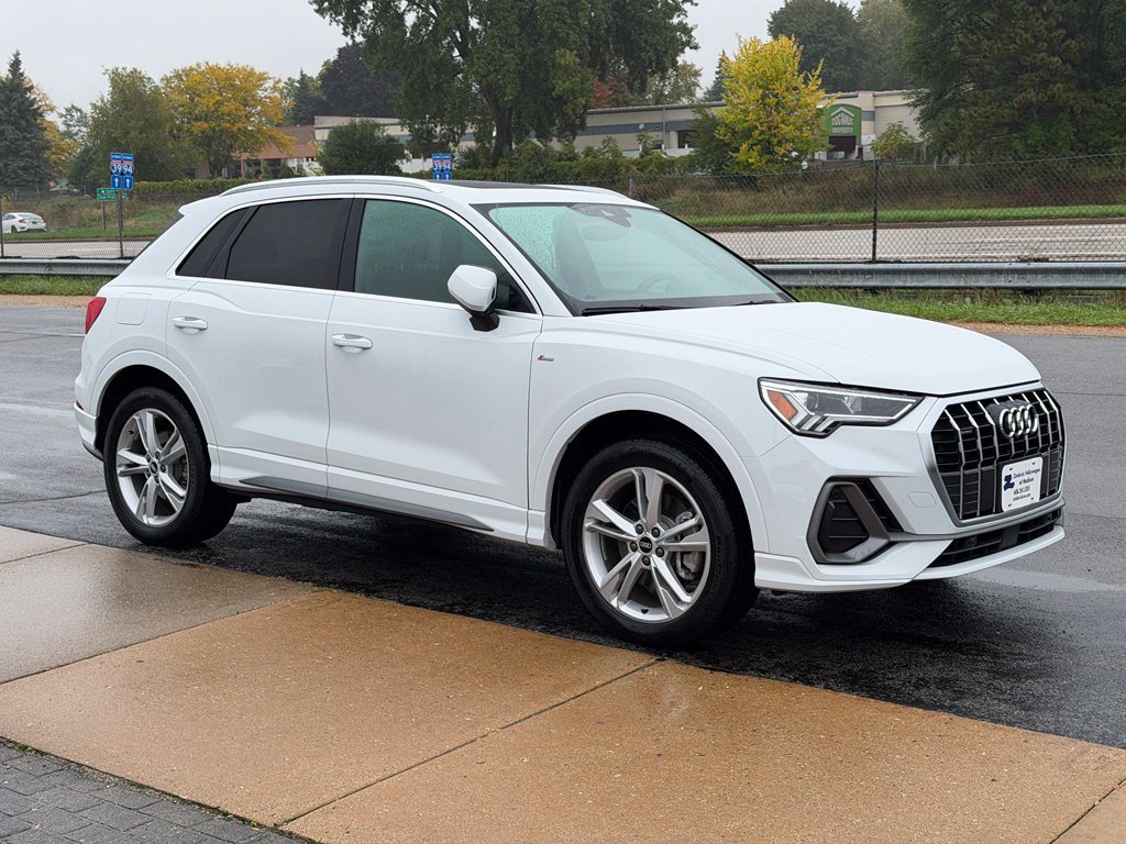Used 2021 Audi Q3 2.0T Premium Plus w/ Premium Plus Package AWD/4WD image 9