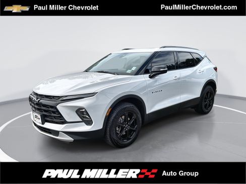 Certified 2025 Chevrolet Blazer LT w/ Midnight/Sport Edition AWD/4WD image 1