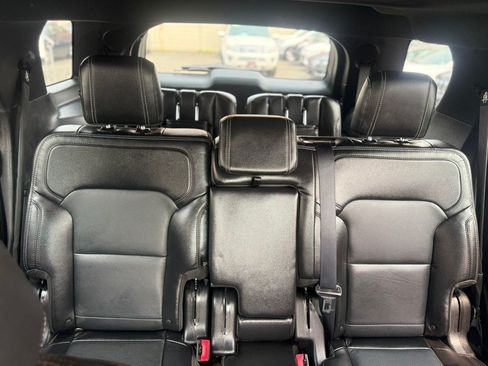 Used 2017 Ford Explorer Limited w/ Equipment Group 301A AWD/4WD image 31
