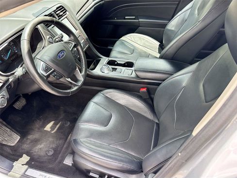 Used 2019 Ford Fusion Titanium FWD image 22