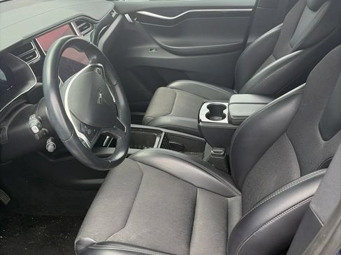 Used 2018 Tesla Model X 75D AWD/4WD image 7