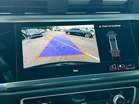 Used 2025 Audi Q3 2.0T Premium image 33