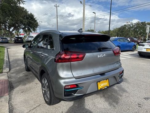 Used 2022 Kia Niro EX w/ Cold Weather Package image 5