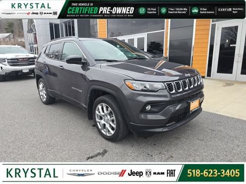 Certified 2024 Jeep Compass Latitude w/ Sun and Sound Group AWD/4WD image 1