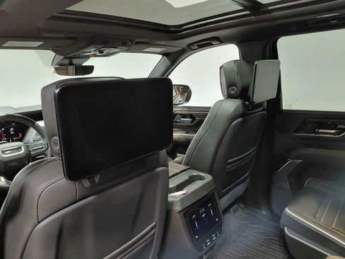 Used 2026 GMC Yukon XL Denali Ultimate w/ LPO, Get Active Package AWD/4WD image 5