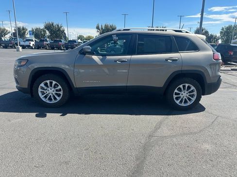 Used 2020 Jeep Cherokee Latitude AWD/4WD image 4