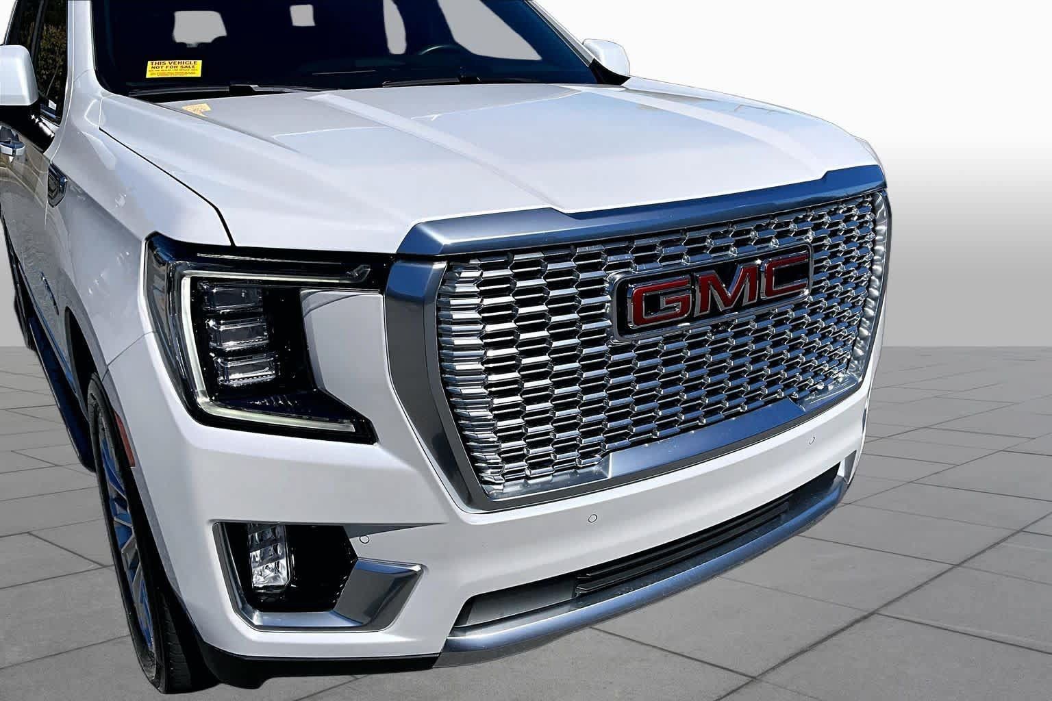 Used 2024 GMC Yukon Denali w/ Advanced Technology Package AWD/4WD image 30