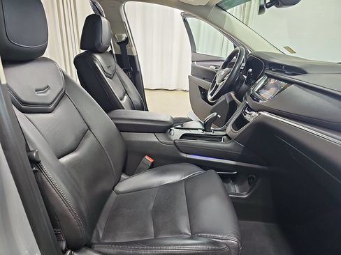 Used 2017 Cadillac XT5 Premium Luxury AWD/4WD image 13