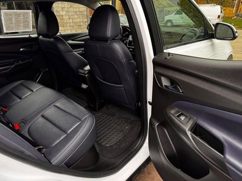 Used 2022 Chevrolet Bolt EUV LT w/ Convenience Package FWD image 25