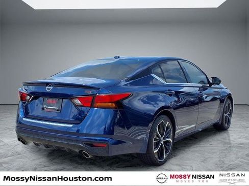 Certified 2023 Nissan Altima 2.5 SR FWD image 7