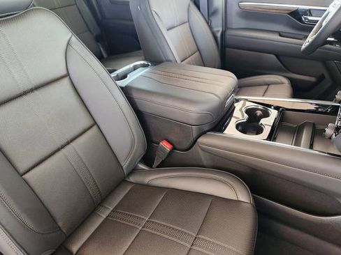 New 2026 Chevrolet Suburban High Country image 26