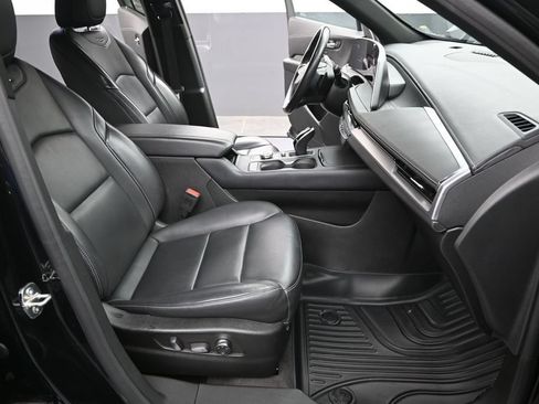 Used 2024 Cadillac XT4 Premium Luxury FWD image 25