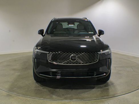 New 2026 Volvo XC90 T8 Plus w/ Protection Package Premier AWD/4WD image 8