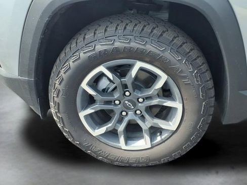 New 2026 Chevrolet Equinox ACTIV w/ LPO, Floor Liner Package image 15