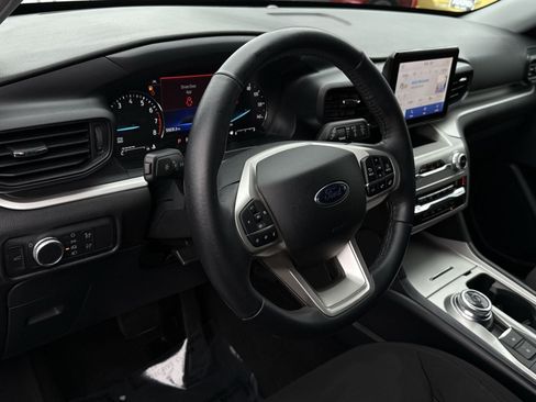 Used 2021 Ford Explorer XLT AWD/4WD image 15