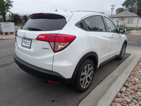 Used 2018 Honda HR-V EX-L image 4
