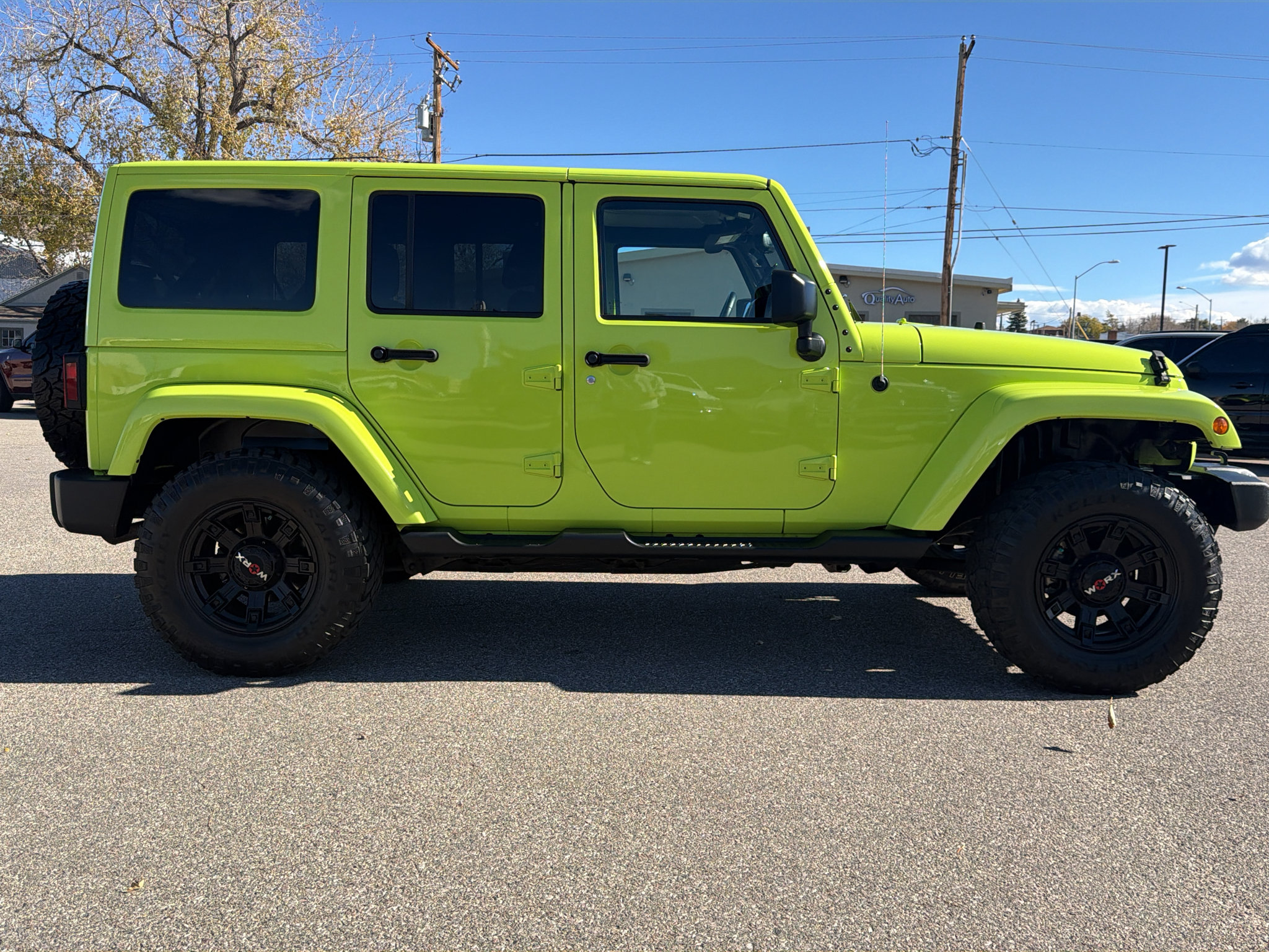 Used 2016 Jeep Wrangler Unlimited Sahara w/ Connectivity Group AWD/4WD image 6