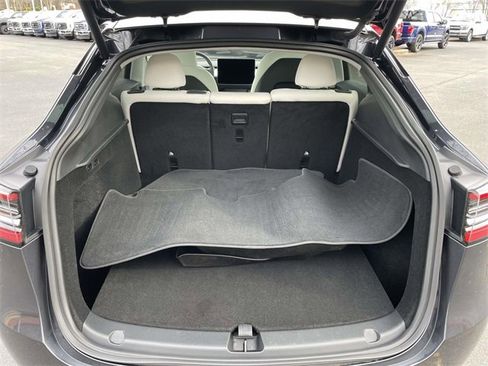 Used 2025 Tesla Model Y Long Range image 32