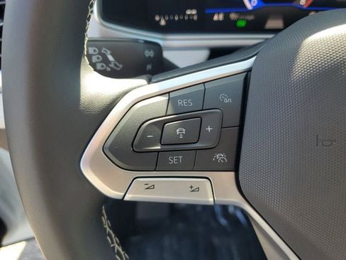 New 2026 Volkswagen Taos SE FWD image 20