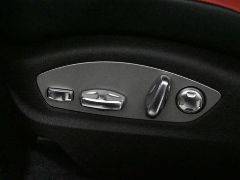 Used 2026 Porsche Macan GTS AWD/4WD image 29