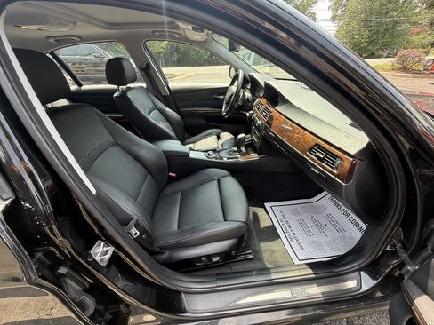 Used 2011 BMW 335i xDrive Sedan AWD/4WD image 22