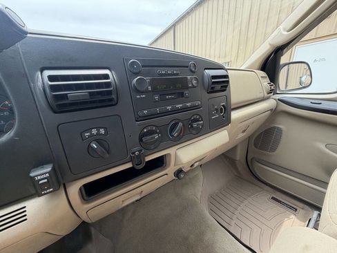 Used 2005 Ford F250 XLT AWD/4WD image 22
