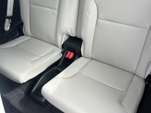 Used 2023 Volvo XC90 B5 Plus image 12