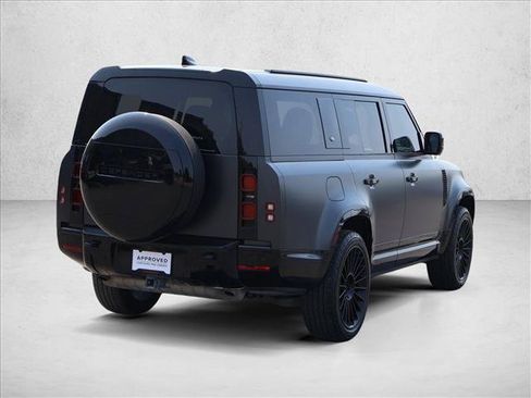 Used 2024 Land Rover Defender 130 X-Dynamic SE AWD/4WD image 6