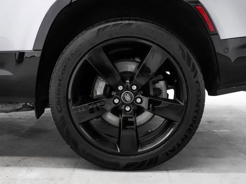 Used 2023 Land Rover Defender 130 X-Dynamic SE image 6