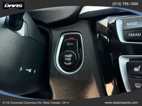 Used 2018 BMW 330i xDrive Sedan AWD/4WD image 38