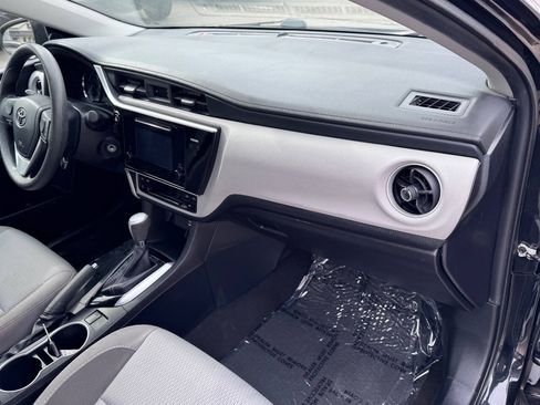 Used 2017 Toyota Corolla LE FWD image 7