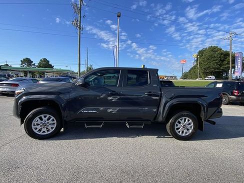 Used 2024 Toyota Tacoma SR5 AWD/4WD image 6